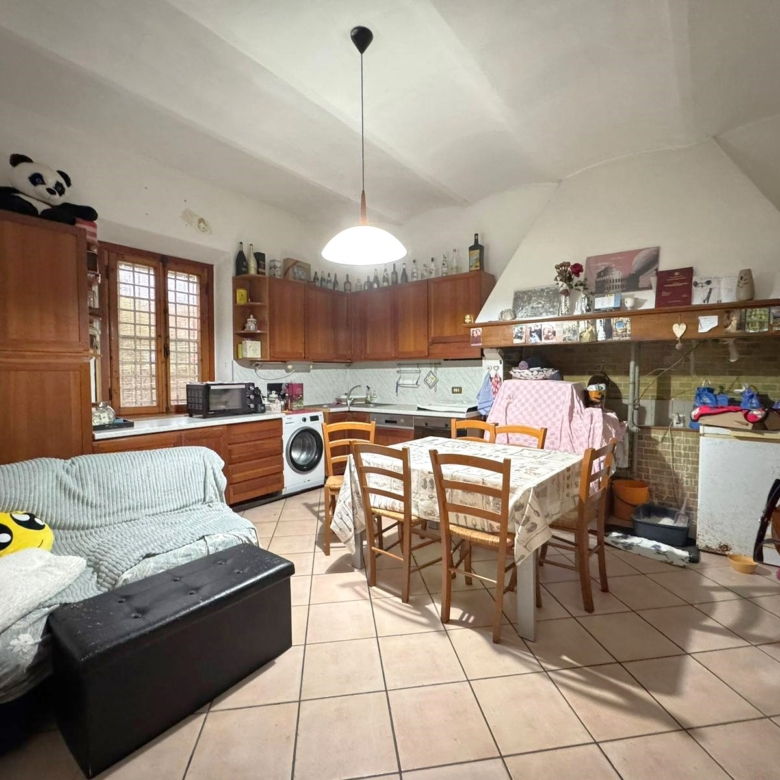 Limite sull’Arno Casa Indipendente 6 Locali