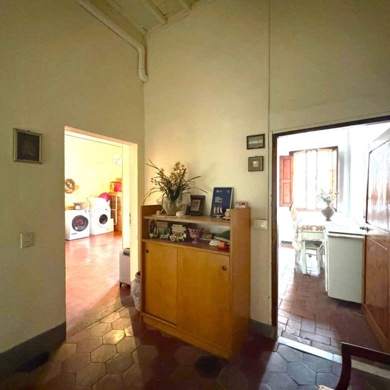 Limite sull’Arno Casa Indipendente 6 Locali