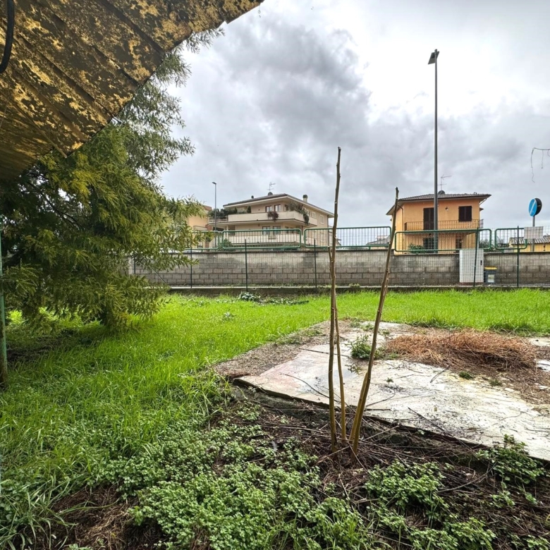 Limite sull’Arno Casa Indipendente 6 Locali