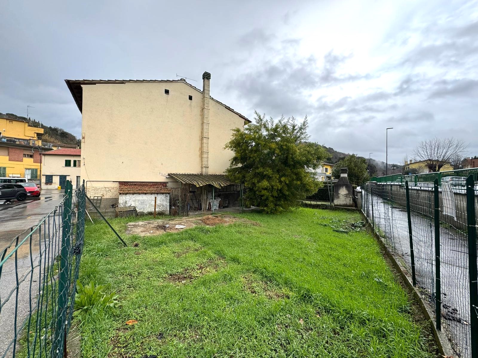 WhatsApp Image 2026-01-26 at 11.46.12 (2) Limite sull’Arno Casa Indipendente 6 Locali