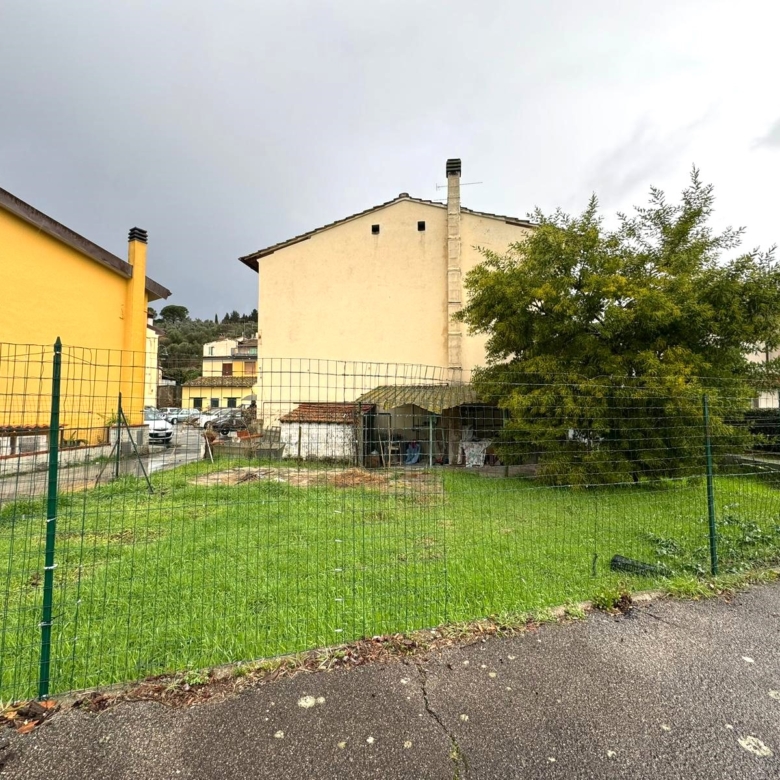 Limite sull’Arno Casa Indipendente 6 Locali
